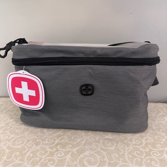 SwissGear Gray Toiletry Bag - Picture 1 of 5
